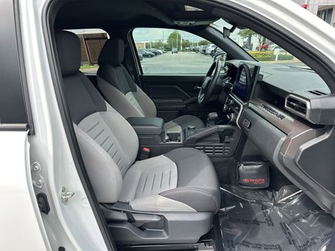 Used 2024 Toyota Tacoma TRD Sport RWD image 33