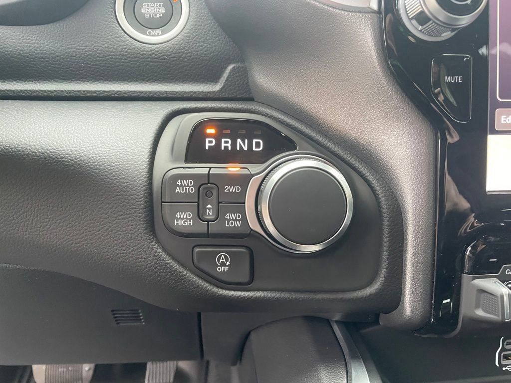 New 2026 RAM 1500 Big Horn AWD/4WD image 17
