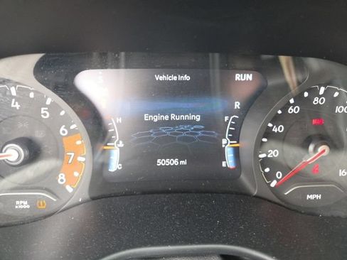 Used 2024 Jeep Compass Latitude AWD/4WD image 19