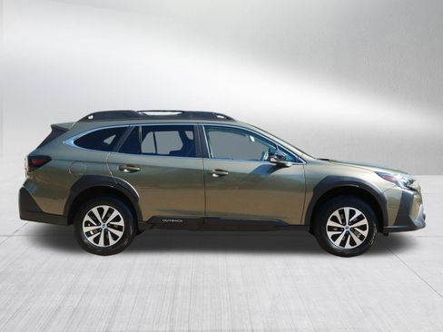 Used 2024 Subaru Outback Premium AWD/4WD image 8
