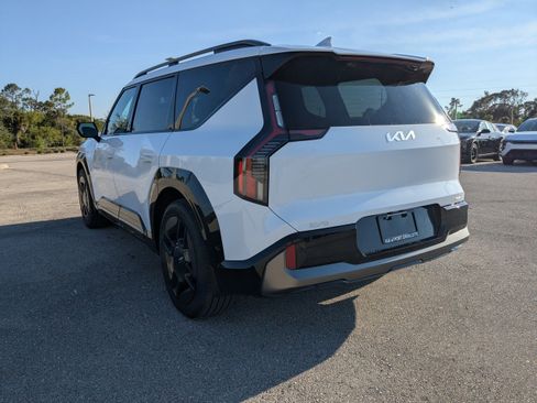 New 2026 Kia EV9 GT-Line image 7