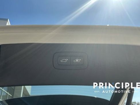 Certified 2025 Volvo XC90 B6 Plus image 13