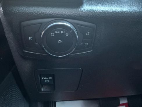 Used 2019 Ford Expedition XLT image 33