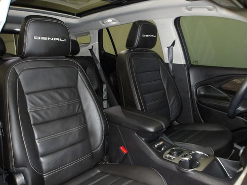 Used 2024 GMC Terrain Denali w/ Denali Premium Package AWD/4WD image 17