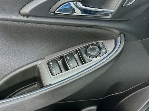 Used 2018 Chevrolet Malibu LT image 15