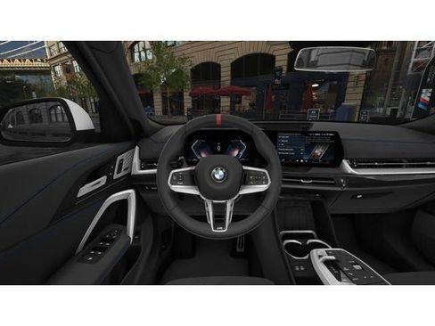 Used 2025 BMW X2 xDrive28i w/ Technology Package image 13