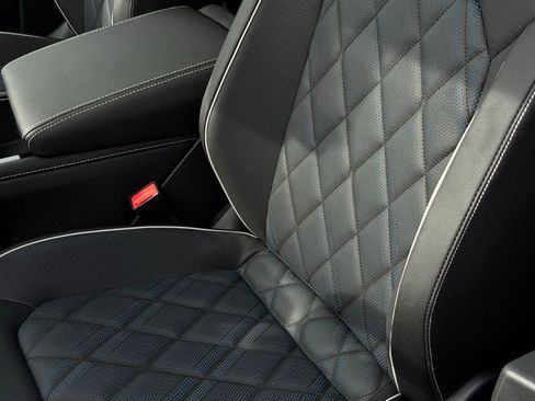 New 2026 Volkswagen Atlas Cross Sport SEL Premium R-Line image 31