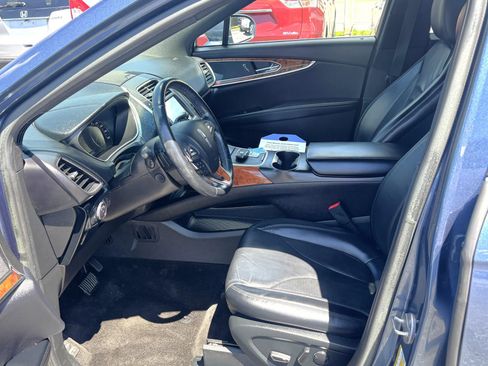 Used 2018 Lincoln MKX Select w/ Select Plus Package AWD/4WD image 15