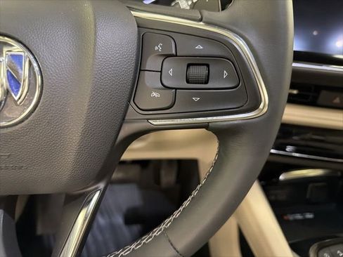 Used 2023 Buick Envision Avenir image 21