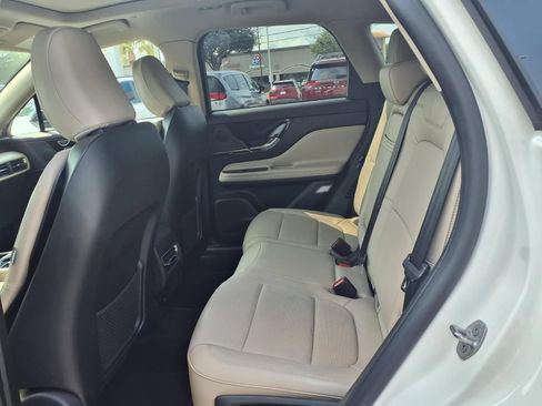 Used 2025 Lincoln Corsair Reserve FWD image 18