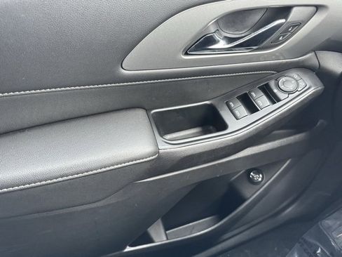 Certified 2023 Chevrolet Traverse LT image 32