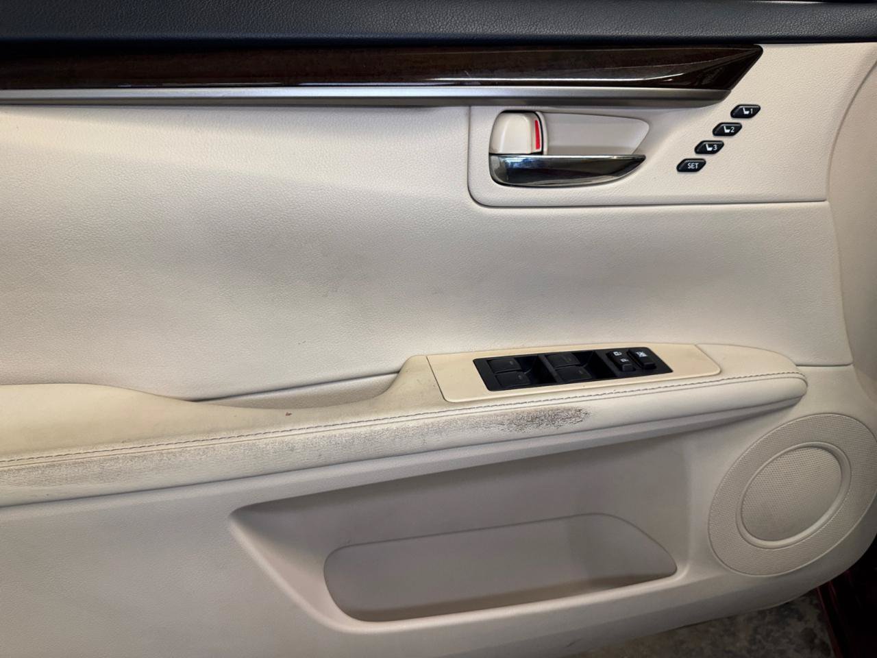 Used 2013 Lexus ES 350 w/ Luxury Pkg FWD image 22