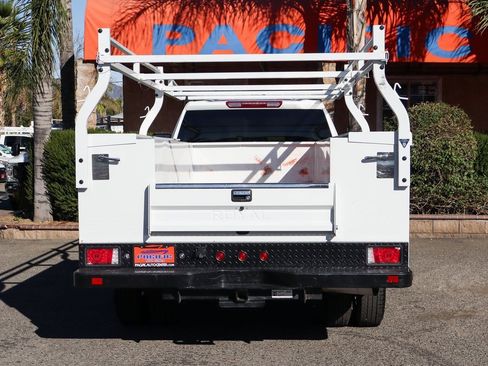 Used 2025 Chevrolet Silverado 3500 LT w/ Convenience Package image 9