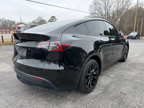 Used 2021 Tesla Model Y 2WD image 10
