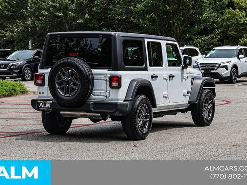Used 2025 Jeep Wrangler Unlimited Sport AWD/4WD image 6
