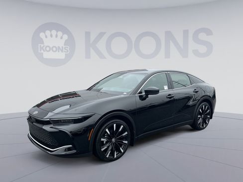 Used 2025 Toyota Crown Platinum image 1