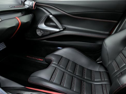 Used 2018 Ferrari 812 Superfast RWD image 36