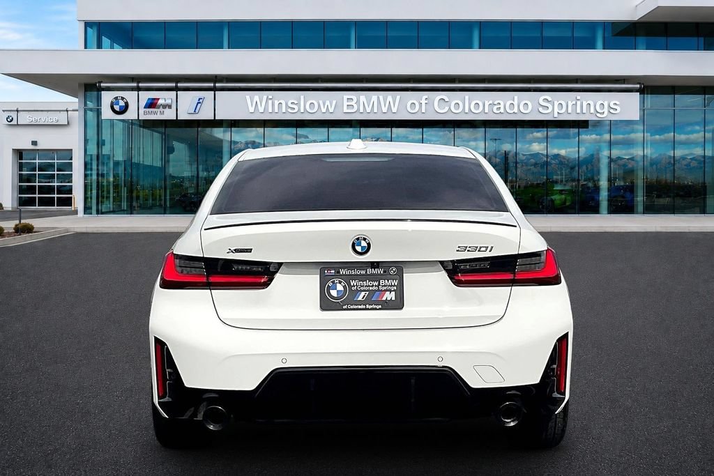 Certified 2026 BMW 330i xDrive Sedan w/ M Sport Package AWD/4WD image 5