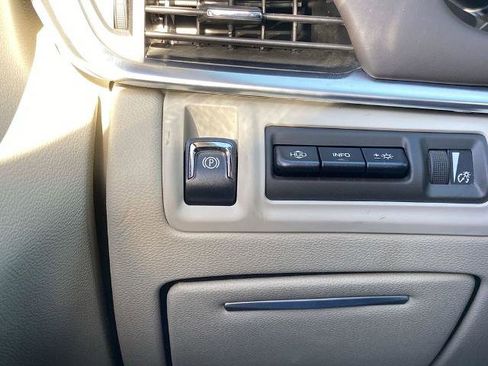 Used 2013 Cadillac XTS Platinum image 14