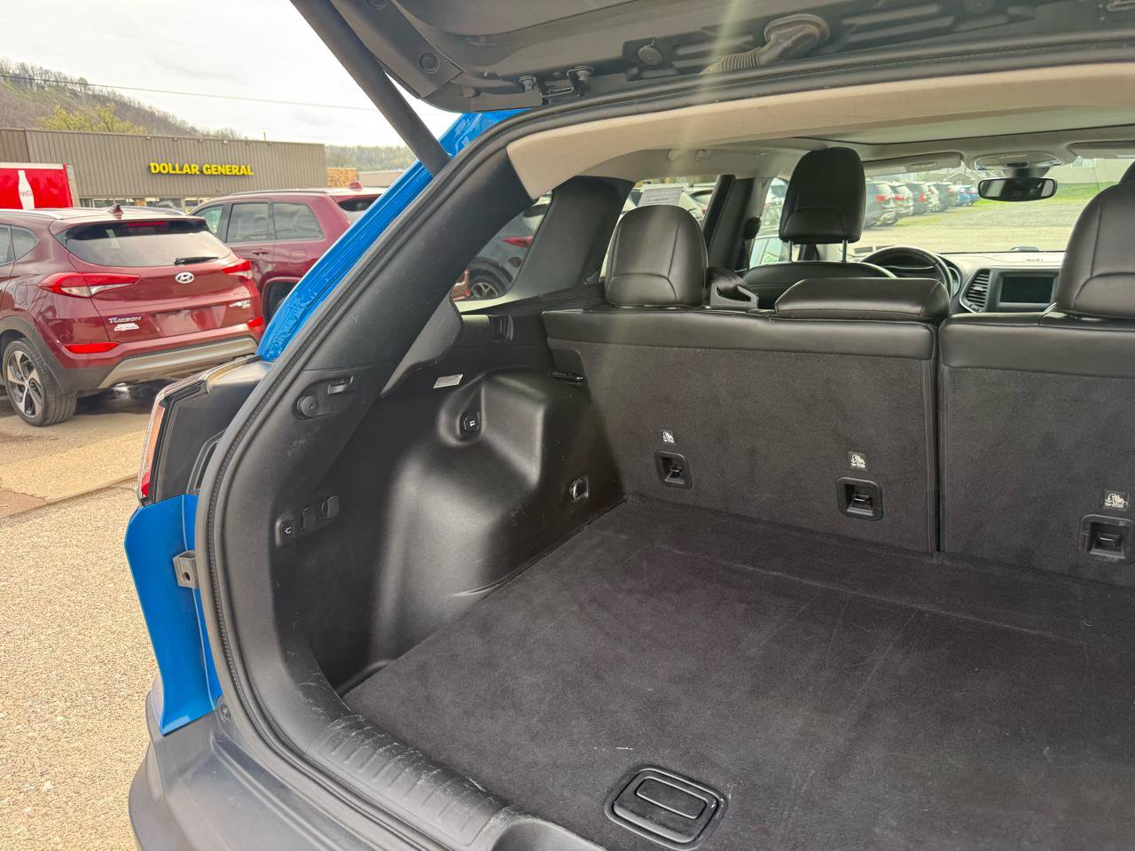 Used 2020 Jeep Cherokee Latitude Plus AWD/4WD image 35