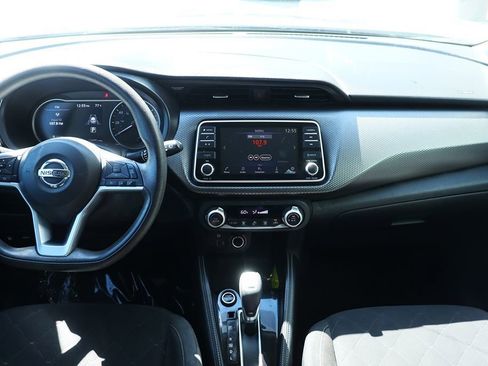 Used 2020 Nissan Kicks SV image 32