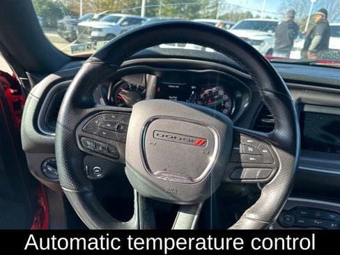 Used 2022 Dodge Challenger SXT w/ Driver Convenience Group image 8