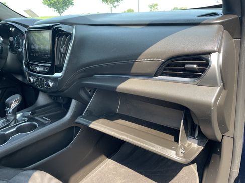 Used 2022 Chevrolet Traverse LT AWD/4WD image 44