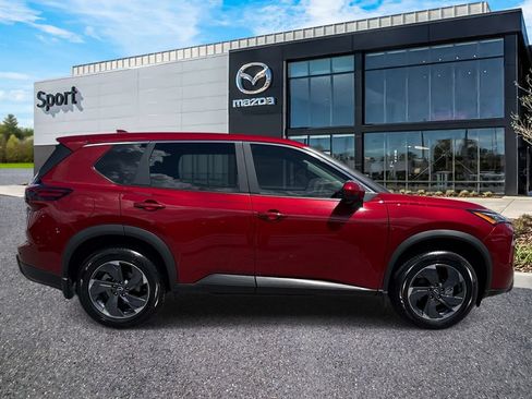 Used 2026 Nissan Rogue SV FWD image 2