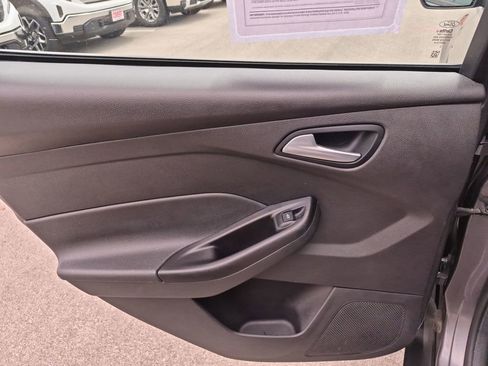 Used 2013 Ford Focus SE FWD image 22