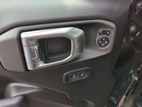 New 2025 Jeep Gladiator Sport image 40