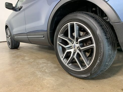 Used 2018 Ford Explorer Sport image 17