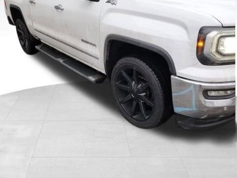 Used 2017 GMC Sierra 1500 SLT w/ SLT Premium Package image 3