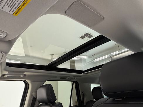 Used 2025 Ford Expedition Platinum w/ Driver's Package image 16