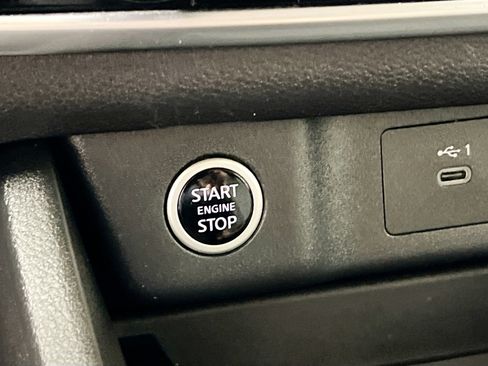 Used 2023 Nissan Rogue SV image 24