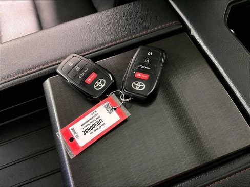 Used 2022 Toyota Tundra TRD Pro AWD/4WD image 31