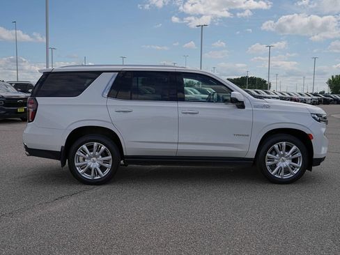 Used 2022 Chevrolet Tahoe High Country AWD/4WD image 5
