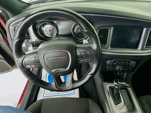 Used 2019 Dodge Charger Scat Pack w/ Dynamics Package RWD image 10
