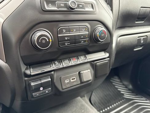 Used 2021 Chevrolet Silverado 1500 Custom Trail Boss AWD/4WD image 27