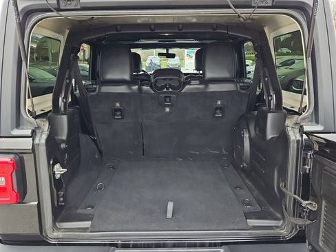 Used 2018 Jeep Wrangler Unlimited Rubicon image 34