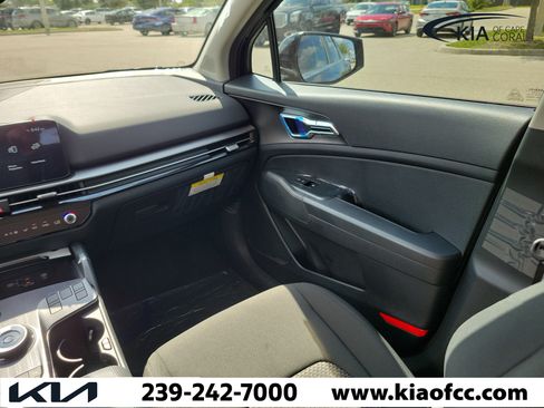 New 2026 Kia Sportage LX FWD image 17