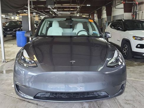 Used 2023 Tesla Model Y Long Range AWD/4WD image 5