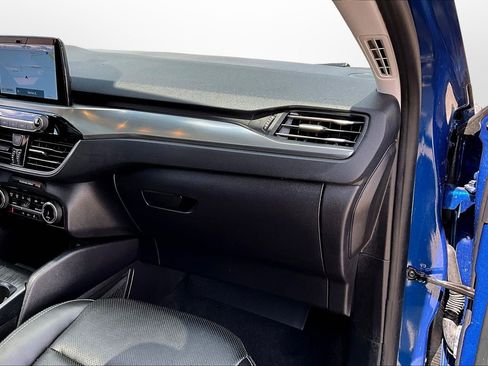 Used 2022 Ford Escape Titanium w/ Class II Trailer Tow Package image 21