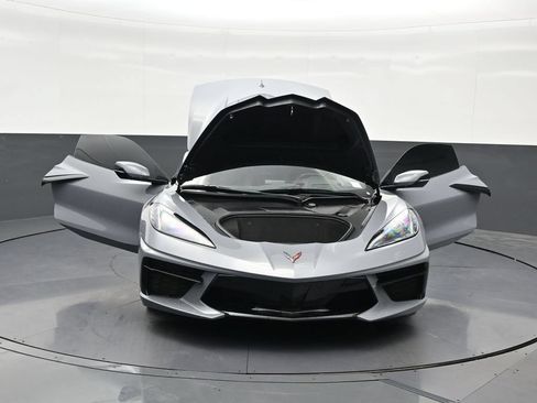 Used 2025 Chevrolet Corvette Stingray Coupe w/ 1LT RWD image 36