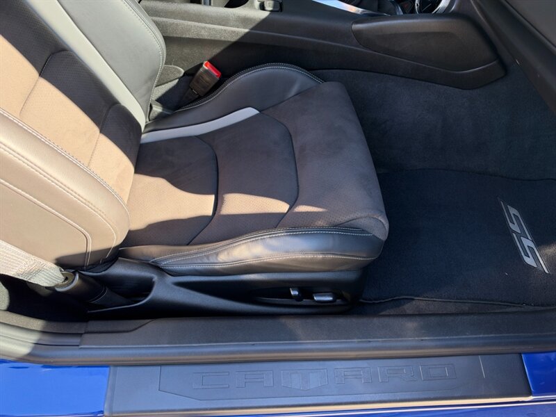 Used 2022 Chevrolet Camaro SS RWD image 25