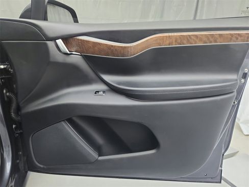 Used 2020 Tesla Model X Long Range image 27