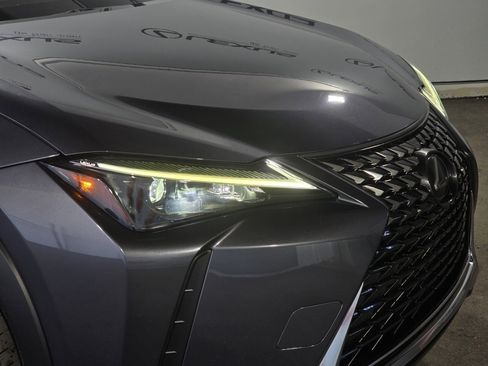 Used 2023 Lexus UX 250h FWD image 5