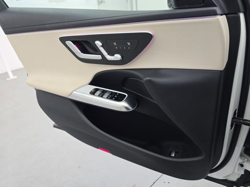 Used 2025 Mercedes-Benz E 350 Sedan image 26