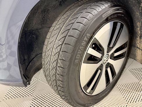 Used 2016 Volkswagen e-Golf SE w/ DC Fast Charging Package image 34