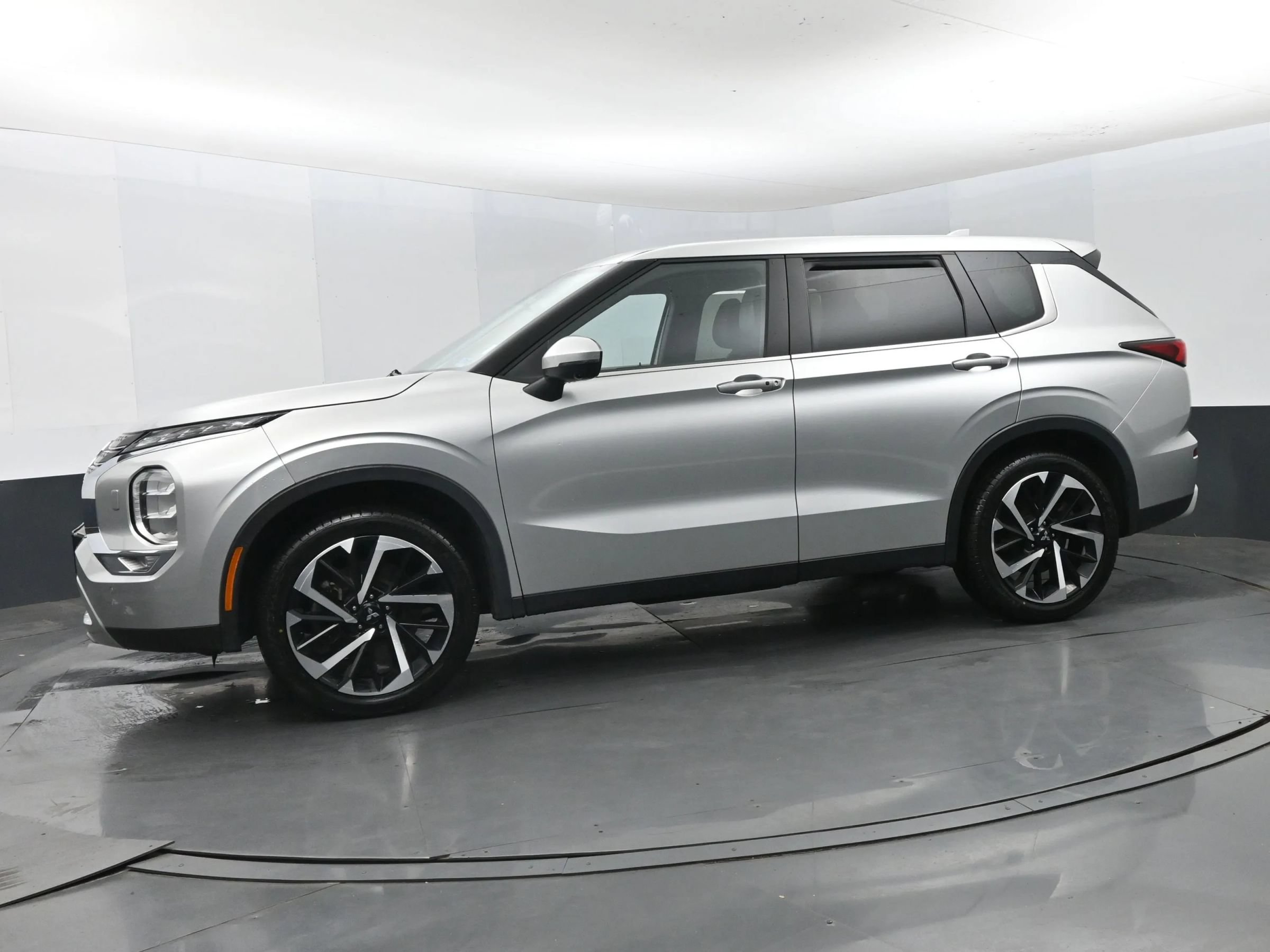 Used 2024 Mitsubishi Outlander Ralliart AWD/4WD image 5