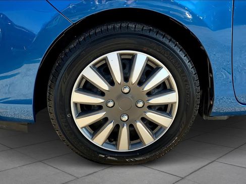 Used 2015 Toyota Prius C Two image 10